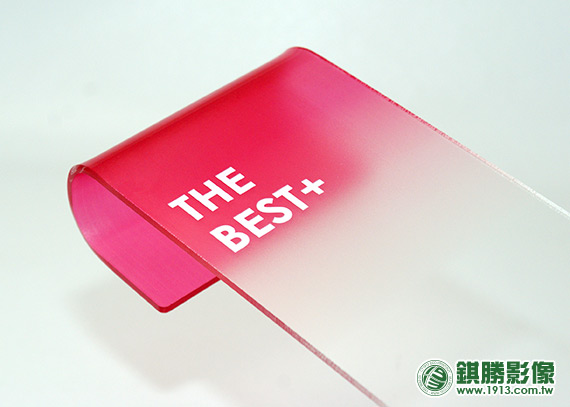 UV數位直印全彩壓克力彎折吊牌